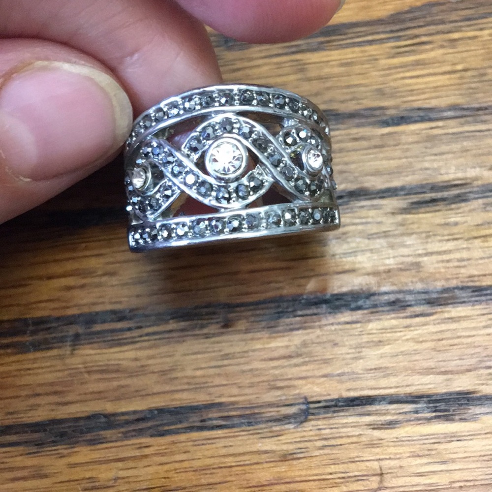Silver ring - Picture 1 of 3